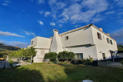 Cluster house for sale in Guaro, Málaga. 
