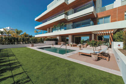 Apartment for sale in Puerto Banús, Marbella, Málaga. 