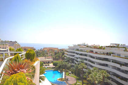 Penthouses verkoop in Puerto Banús, Málaga. 