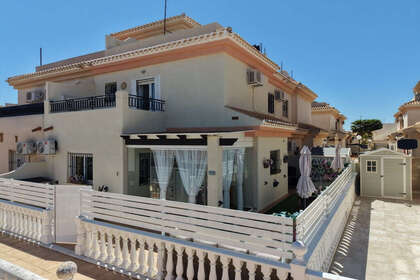 Rijtjeshuizen verkoop in , Orihuela, Alicante. 