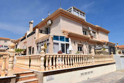 Rijtjeshuizen verkoop in , Orihuela, Alicante. 