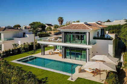 Rijtjeshuizen verkoop in Puerto Banús, Marbella, Málaga. 