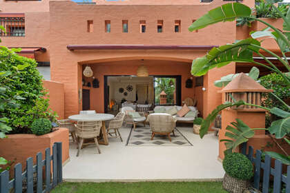 House for sale in Puerto Banús, Marbella, Málaga. 