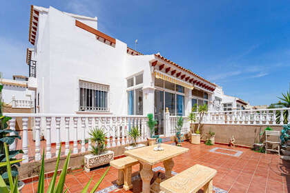 Rijtjeshuizen verkoop in Punta Prima, Alicante. 