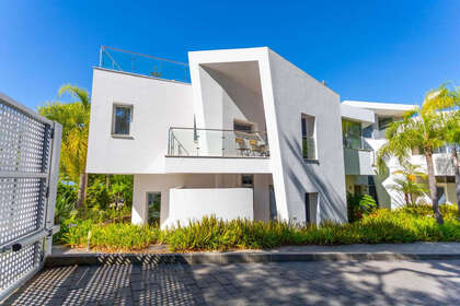 House for sale in Puerto Banús, Marbella, Málaga. 