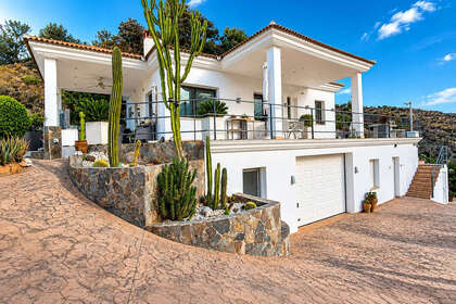 Cluster house for sale in Guaro, Málaga. 