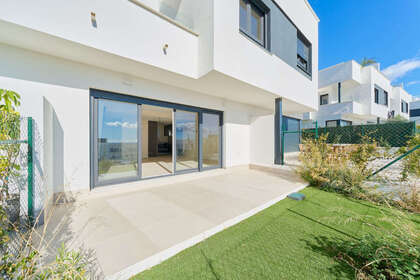 Huizen verkoop in Cala Del Moral, La, Málaga. 