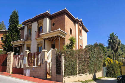 Huizen verkoop in Calahonda, Mijas, Málaga. 