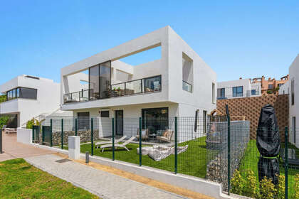 House for sale in Riviera Del Sol, Marbella, Málaga. 