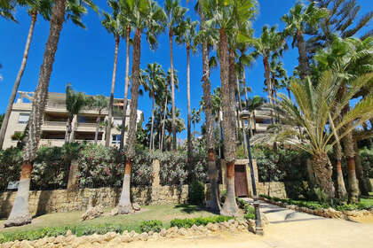 Apartment for sale in Puerto Banús, Marbella, Málaga. 