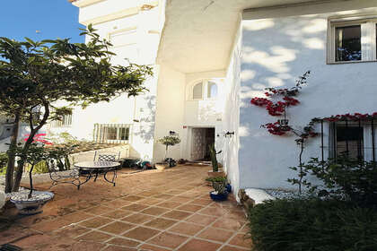 Maison de ville vendre en Altos de Los Monteros, Marbella, Málaga. 