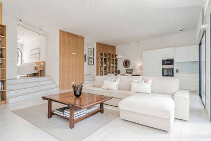 Penthouse for sale in Puerto de Cabopino, Marbella, Málaga. 