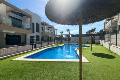 Penthouse/Dachwohnung zu verkaufen in Villamartín, Alicante. 