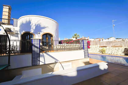 Rijtjeshuizen verkoop in Algorfa, Alicante. 