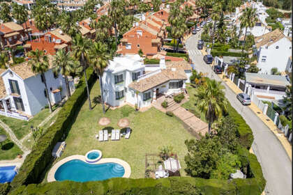 Reihenhaus zu verkaufen in Estepona, Málaga. 