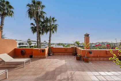 House for sale in Puerto Banús, Marbella, Málaga. 