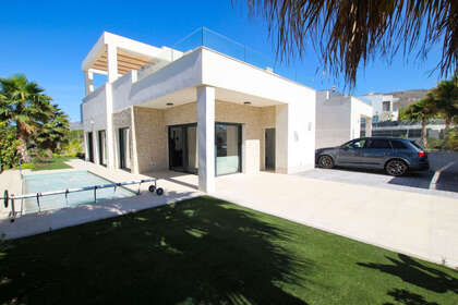 Chalet Adosado venta en Finestrat, Alicante. 