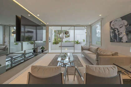 Apartment for sale in Puerto Banús, Marbella, Málaga. 