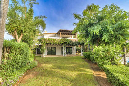Cluster house for sale in Puerto Banús, Marbella, Málaga. 
