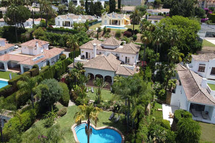 Reihenhaus zu verkaufen in El Paraiso, Estepona, Málaga. 