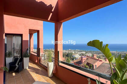 Apartment for sale in Calahonda, Mijas, Málaga. 