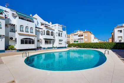 Chalet Adosado venta en Torrevieja, Alicante. 