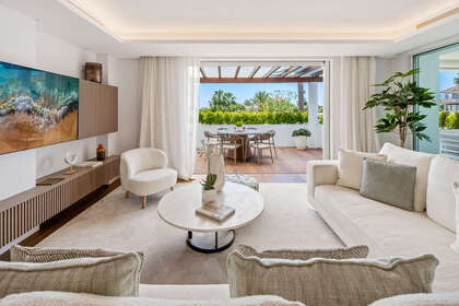 Apartment for sale in Puerto Banús, Marbella, Málaga. 