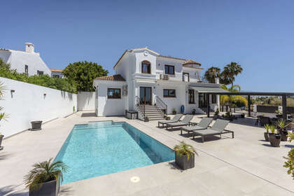 Chalet Adosado venta en Estepona, Málaga. 
