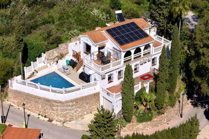 Chalet Adosado venta en Fuengirola, Málaga. 
