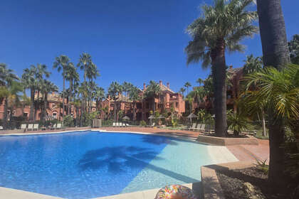 Apartamento venta en Puerto Banús, Málaga. 
