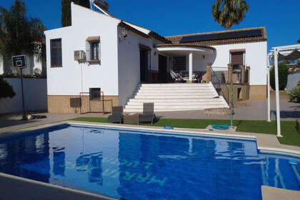 Chalet Adosado venta en Alhaurín el Grande, Málaga. 
