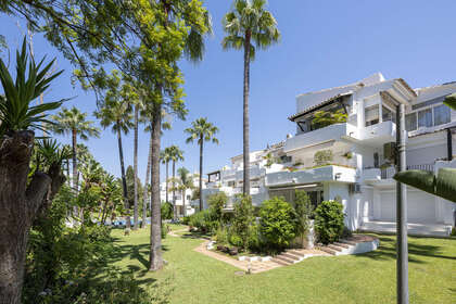 Apartamento venta en Puerto Banús, Málaga. 