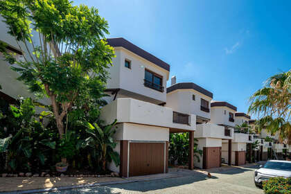 Chalet Adosado venta en Riviera Del Sol, Marbella, Málaga. 