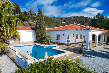 Chalet Adosado venta en Arenas, Málaga. 