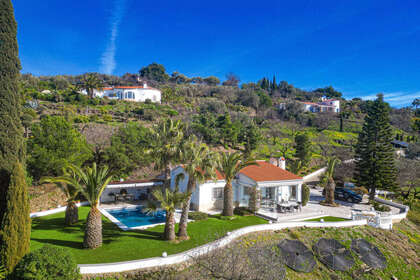 Chalet Adosado venta en Arenas, Málaga. 