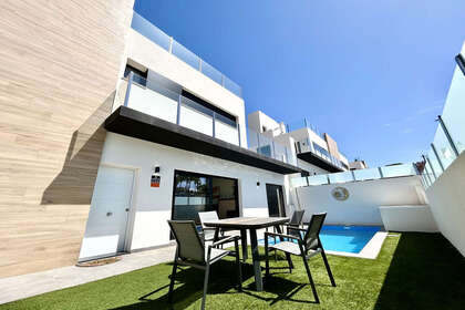 Chalet Adosado venta en Villamartín, Alicante. 