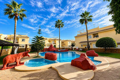 Chalet Adosado venta en Villamartín, Alicante. 