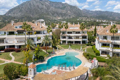 Apartment for sale in Puerto Banús, Marbella, Málaga. 