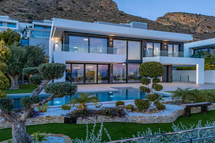 Chalet Adosado venta en Finestrat, Alicante. 