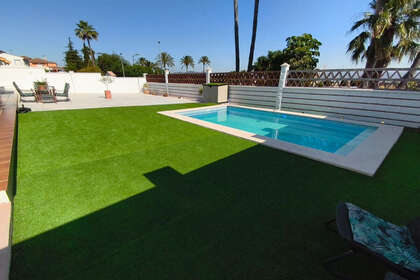 Chalet Adosado venta en Alhaurín de la Torre, Málaga. 