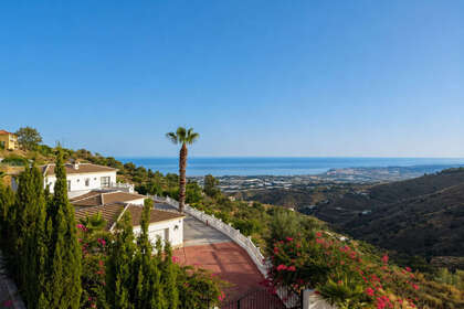Cluster house for sale in Algarrobo, Málaga. 