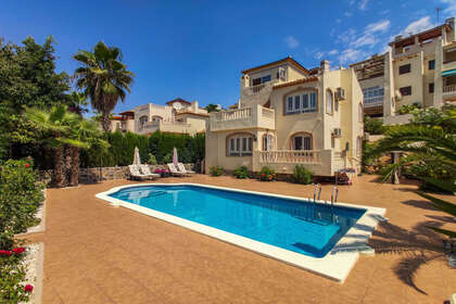 Chalet Adosado venta en Orihuela-Costa, Alicante. 