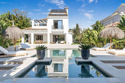 Chalet Adosado venta en Nueva andalucia, Málaga. 