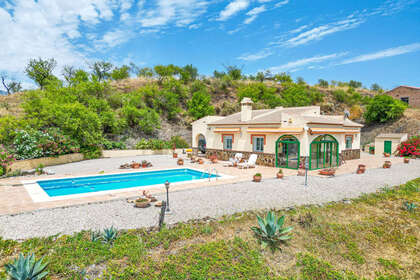 Chalet Adosado venta en Arenas, Málaga. 