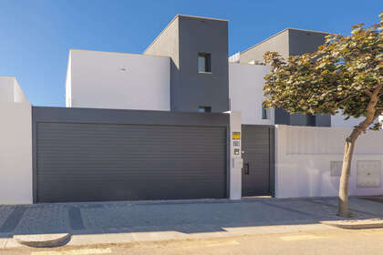 Chalet Adosado venta en Estepona, Málaga. 