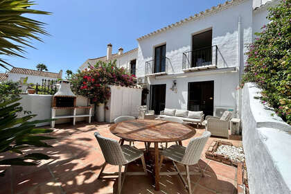 Casa venta en Nueva andalucia, Málaga. 
