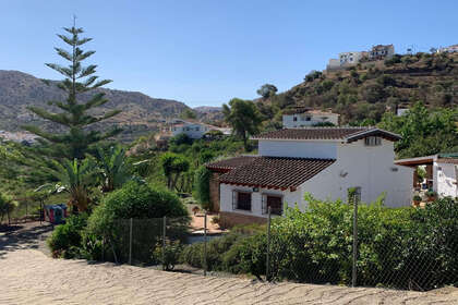 Chalet Adosado venta en Alora, Málaga. 