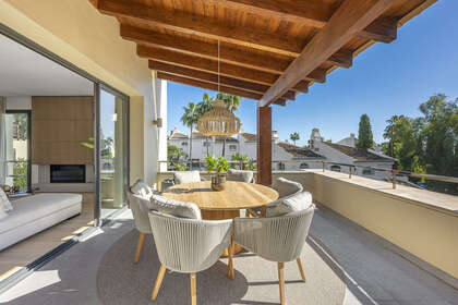 Apartment for sale in Puerto Banús, Marbella, Málaga. 