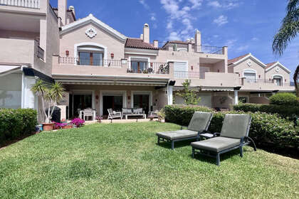 Huse til salg i El Paraiso, Estepona, Málaga. 