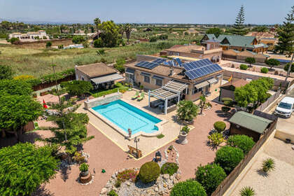 Cluster house for sale in Catral, Alicante. 